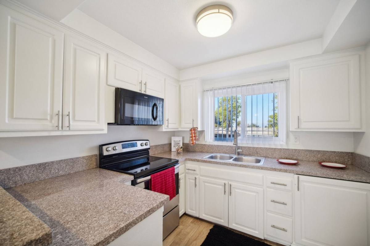 Apartment for rent at 13730 Via Del Palma Ave, Whittier, CA 90602