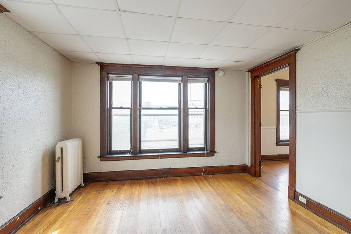 Apartment for rent at 16 Jefferson Ave SE, Grand Rapids, MI 49503