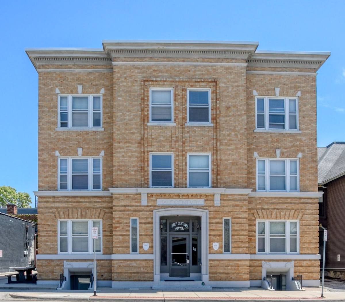Apartment for rent at 16 Jefferson Ave SE, Grand Rapids, MI 49503
