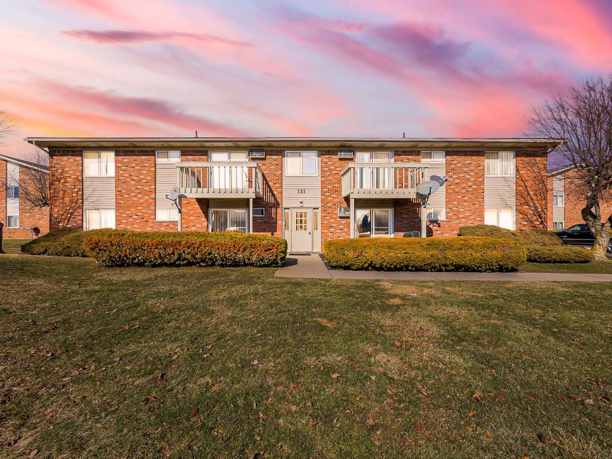 Apartment for rent at 121 E Van Riper Rd, Fowlerville, MI 48836