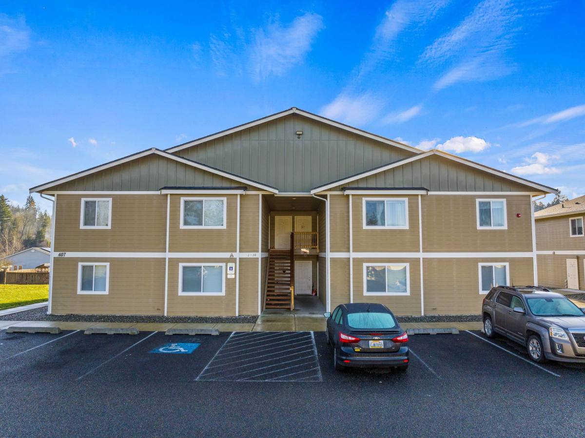 Apartment for rent at 407 Myers St S, Rainier, WA 98576
