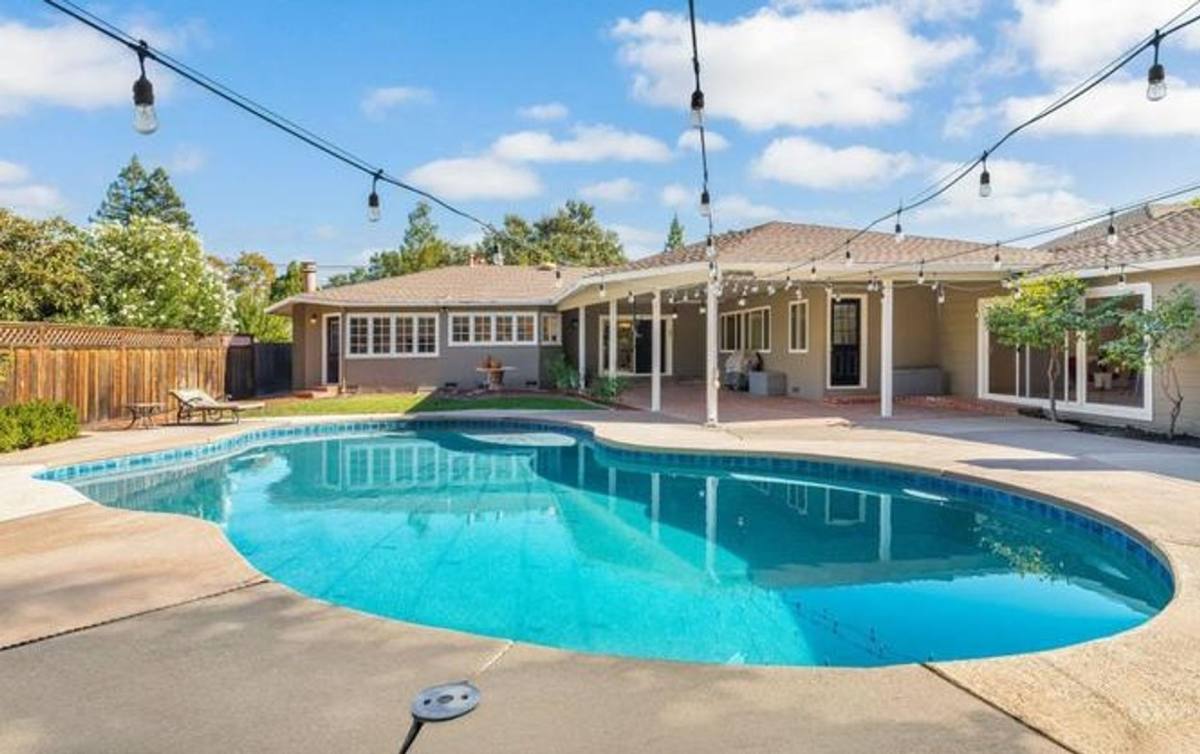 House for rent at 1261 Davis Ave, Concord, CA 94518