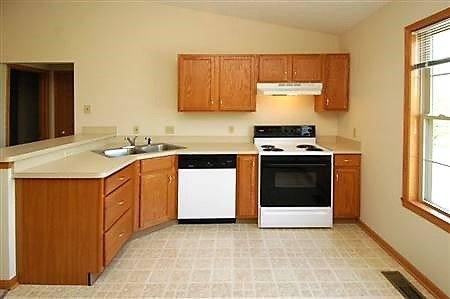Apartment for rent at 3919-3943 Long Dr, Barberton, OH 44203