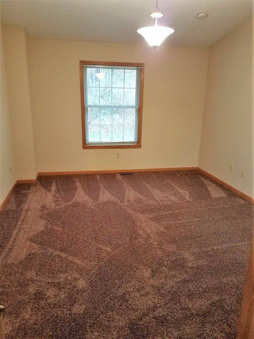 Apartment for rent at 3919-3943 Long Dr, Barberton, OH 44203