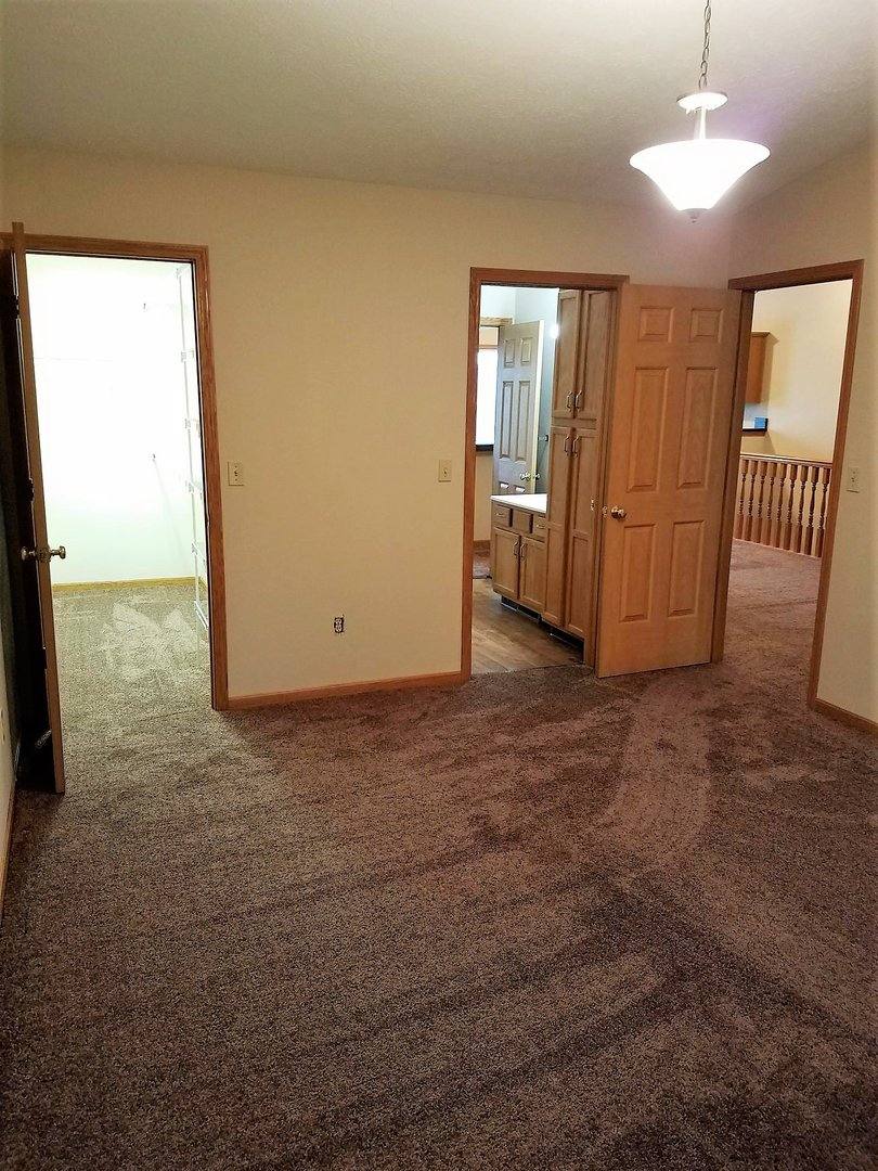 Apartment for rent at 3919-3943 Long Dr, Barberton, OH 44203