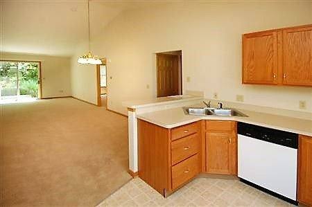 Apartment for rent at 3919-3943 Long Dr, Barberton, OH 44203