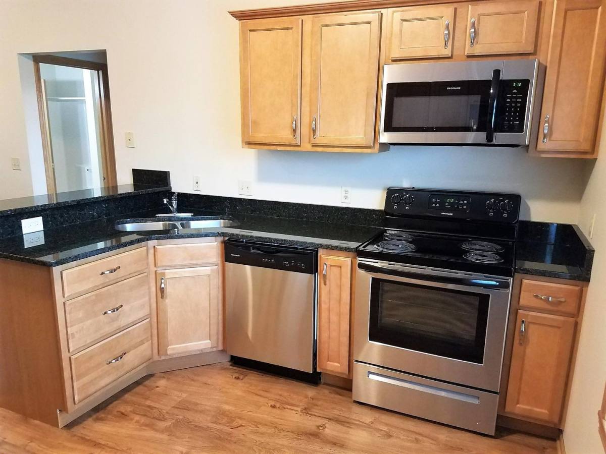 Apartment for rent at 3919-3943 Long Dr, Barberton, OH 44203