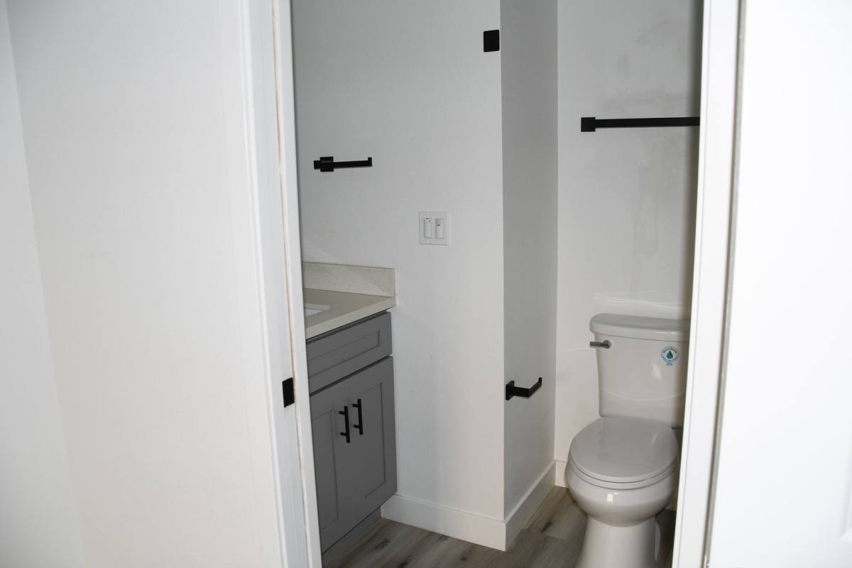 Apartment for rent at 994 Valencia, Costa Mesa, CA 92626