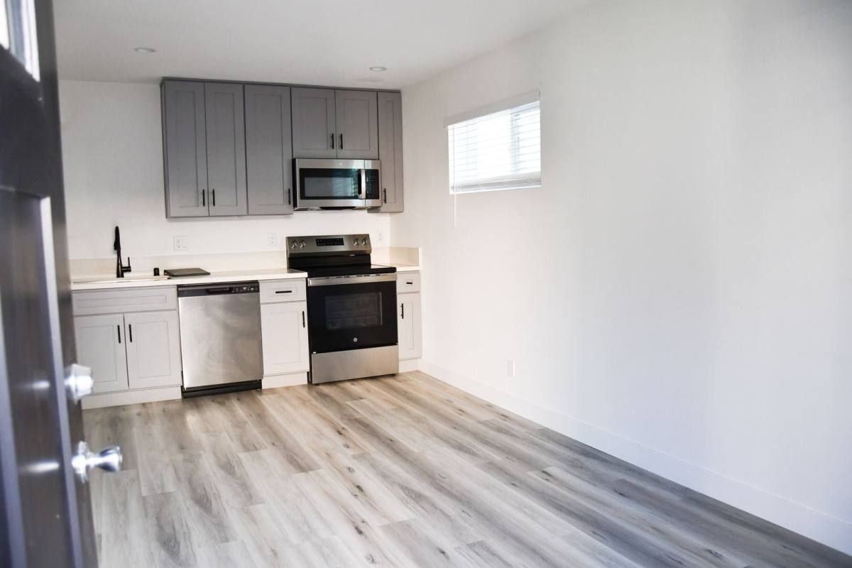 Apartment for rent at 994 Valencia, Costa Mesa, CA 92626