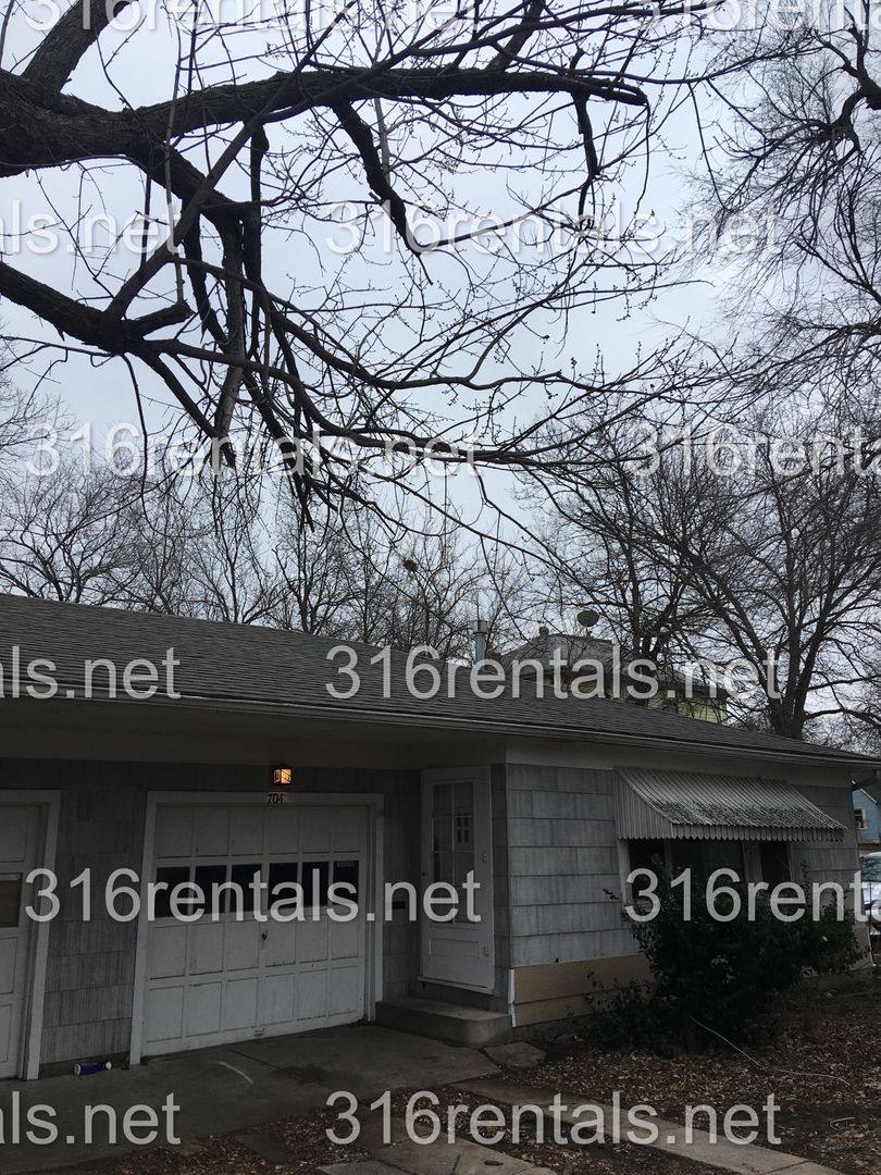 Apartment for rent at 704 N High St, Newton, KS 67114