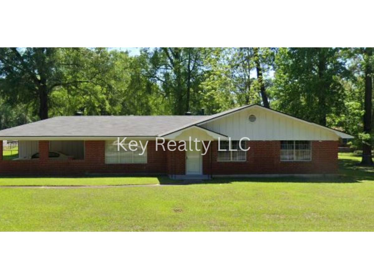 House for rent at 7219 Shreveport Highway, Pineville, LA 71360