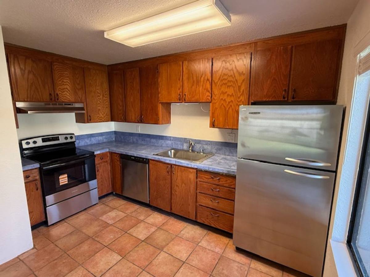 Townhouse for rent at 505 Del Valle Circle, El Sobrante, CA 94803