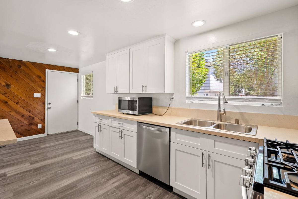 Apartment for rent at 3214-3216 Rockview Place, San Luis Obispo, CA 93401