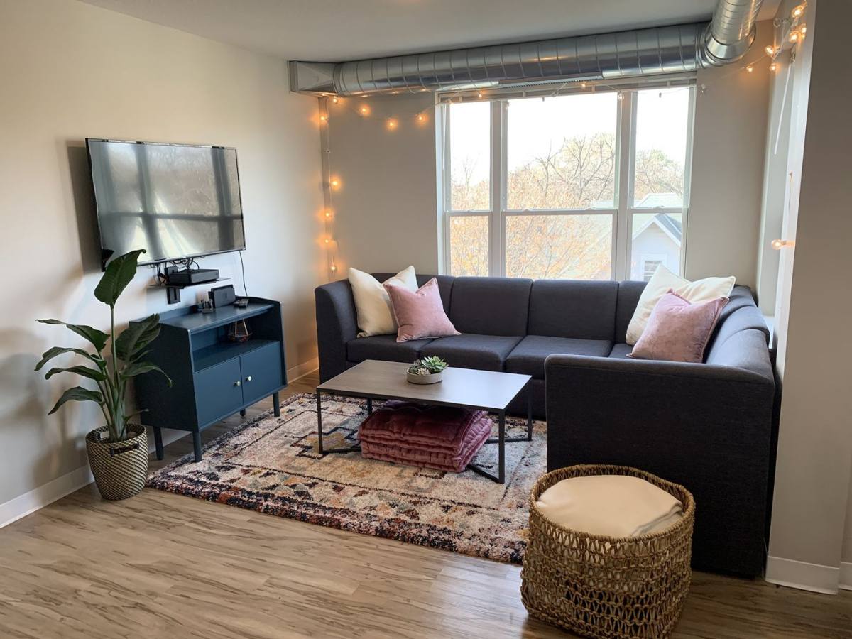 Apartment for rent at 1975 Marshall Ave, Saint Paul, MN 55104