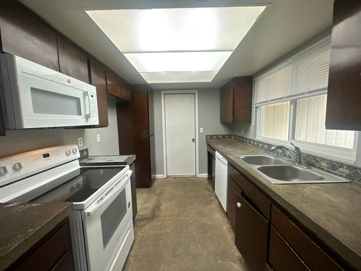 Townhouse for rent at 1331 Frankfort Court, Merced, CA 95348