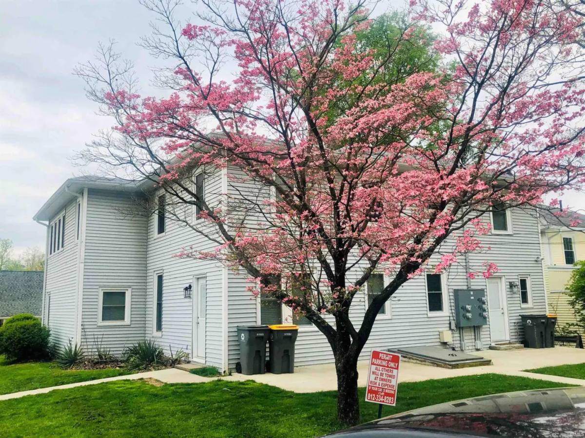 Apartment for rent at 729 E Hunter, Bloomington, IN 47401