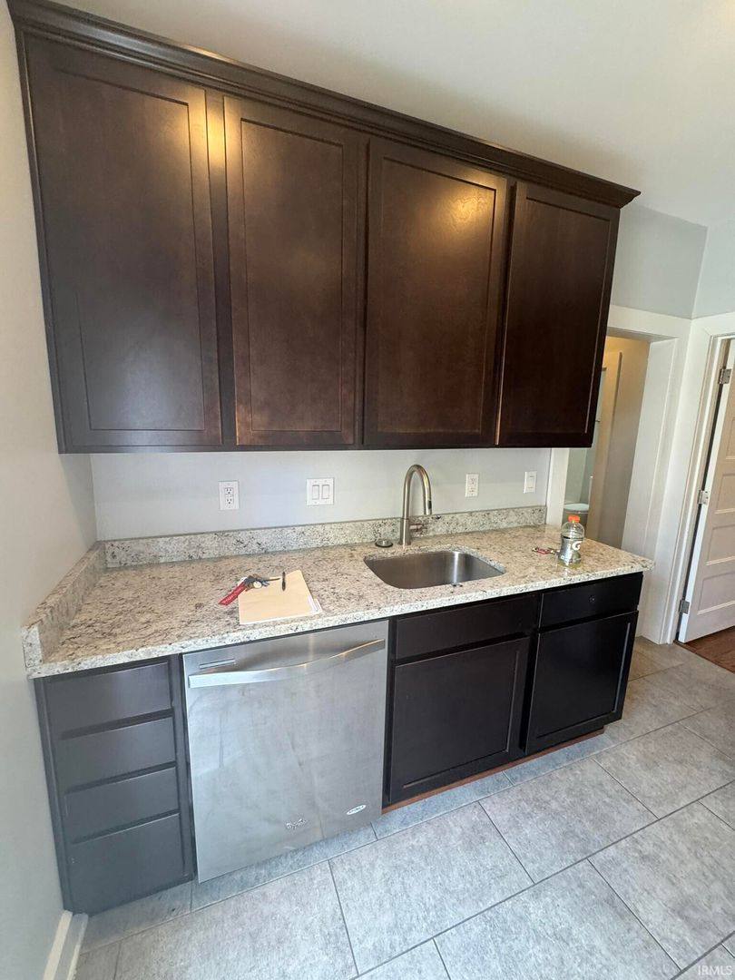 Apartment for rent at 729 E Hunter, Bloomington, IN 47401