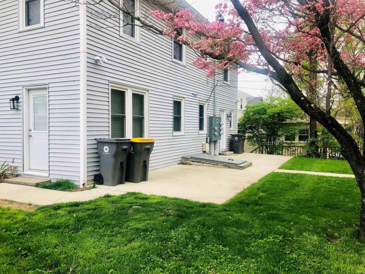 Apartment for rent at 729 E Hunter, Bloomington, IN 47401