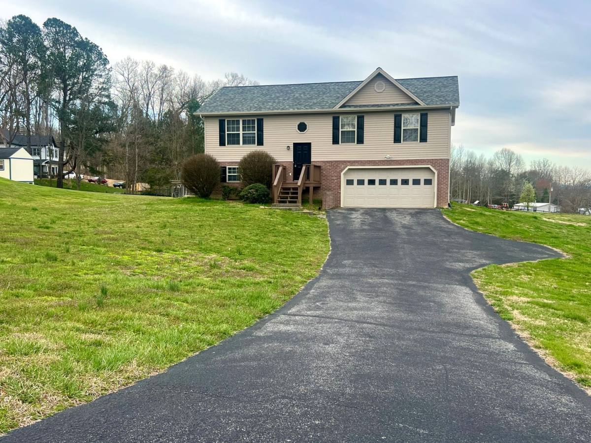 House for rent at 120 Meadowlark Dr, Jonesborough, TN 37659