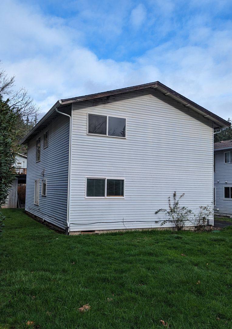 Apartment for rent at 613 NW 9th Ave, Camas, WA 98607