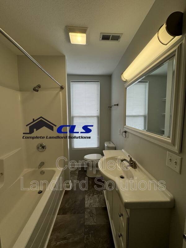 Apartment for rent at 1400 Wabash Ave - B #MYERS Building Apart, Terre Haute, IN 47807