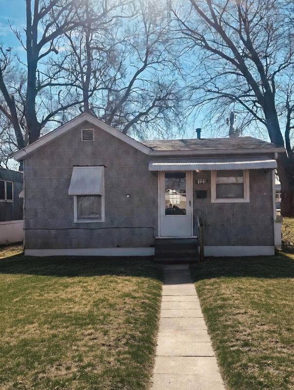 House for rent at 120 Lakeside Ave, East Alton, IL 62024