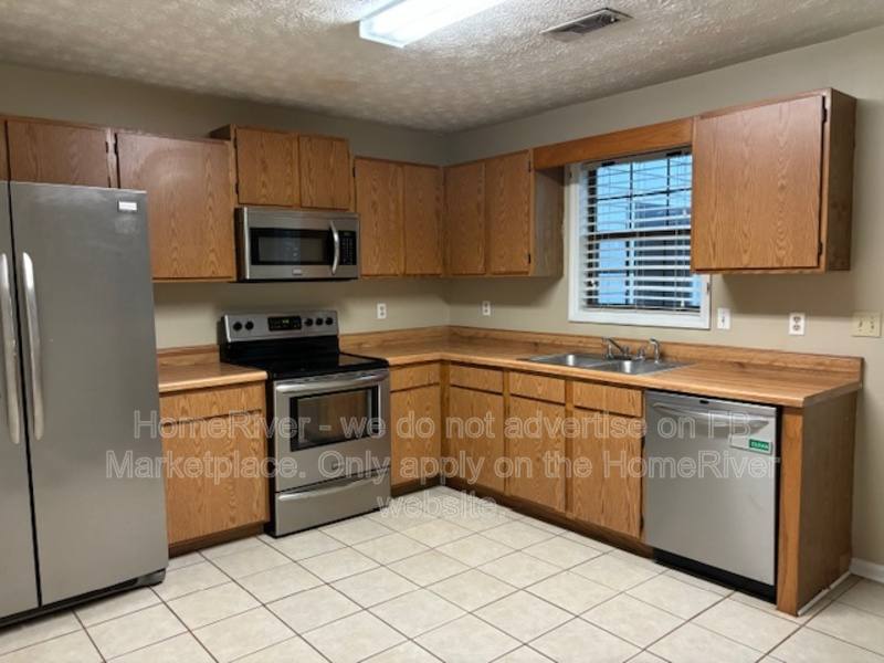 Townhouse for rent at 506 Oakwood Court, Woodstock, GA 30188