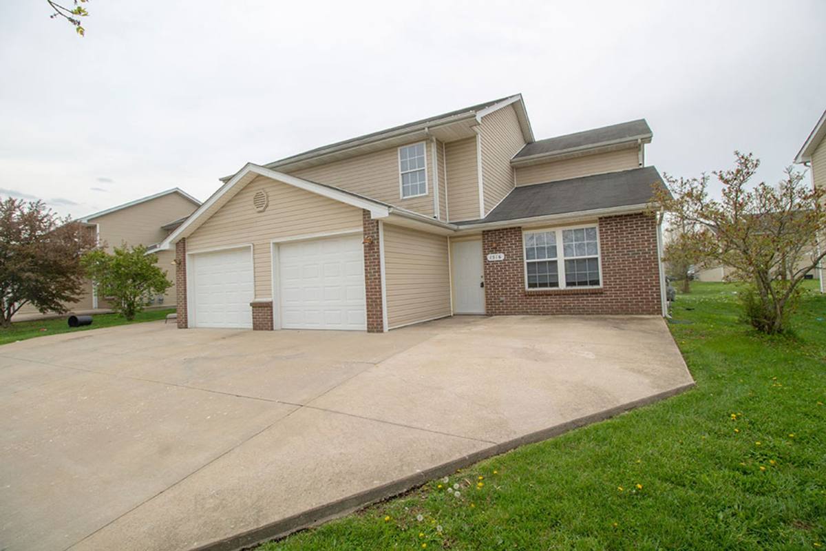 Apartment for rent at 1516-1518 Citadel Dr, Columbia, MO 65202