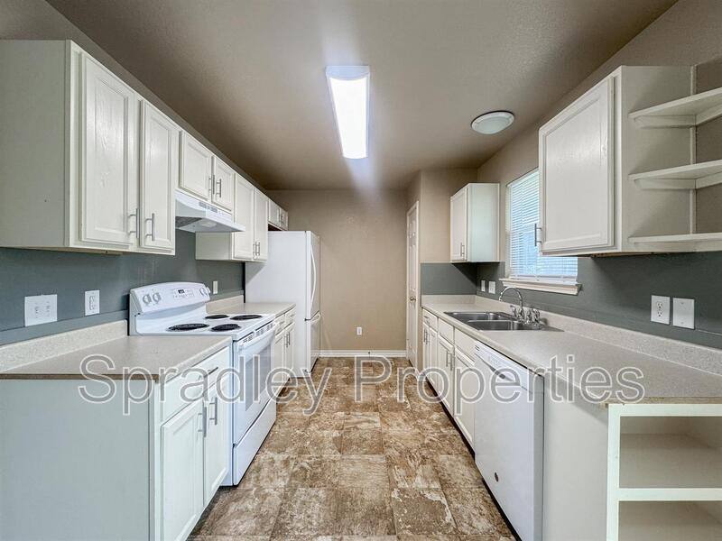 Apartment for rent at 105 E 15th Ave, Belton, TX 76513