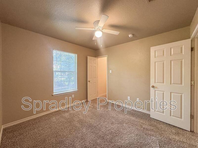 Apartment for rent at 105 E 15th Ave, Belton, TX 76513