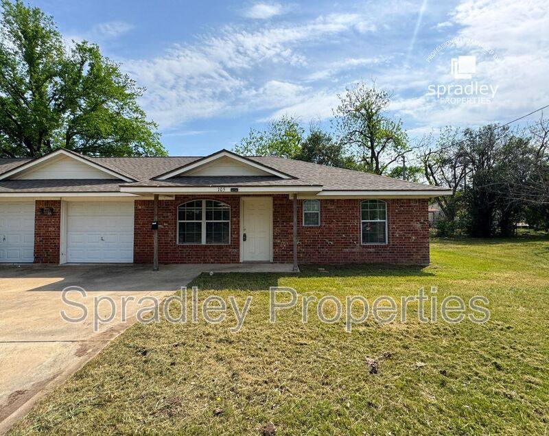 Apartment for rent at 105 E 15th Ave, Belton, TX 76513