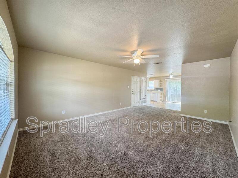 Apartment for rent at 105 E 15th Ave, Belton, TX 76513