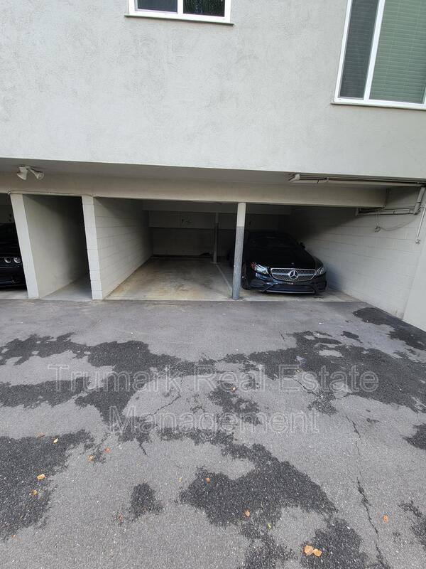 Apartment for rent at 1303 N Brand Blvd #8, Glendale, CA 91202