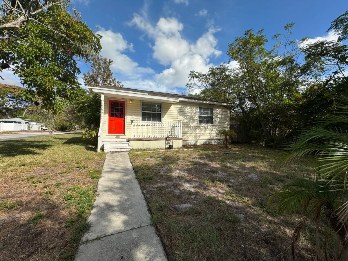 House for rent at 6295 3rd Ave S, Saint Petersburg, FL 33707