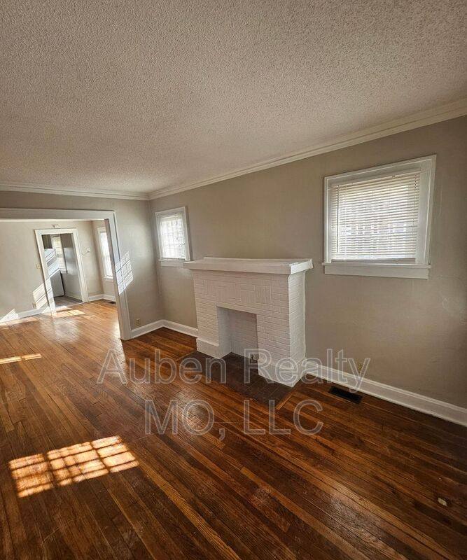 Apartment for rent at 5411 Harrison St #1F, Kansas City, MO 64110