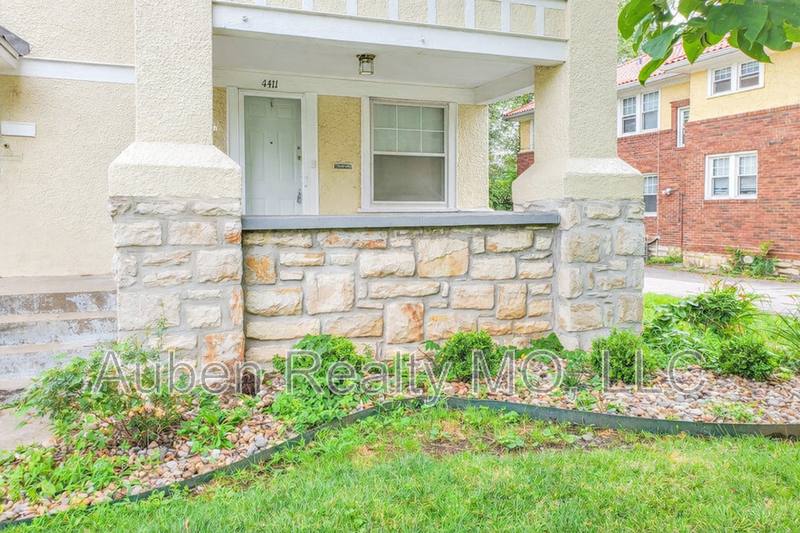Apartment for rent at 5411 Harrison St #1F, Kansas City, MO 64110