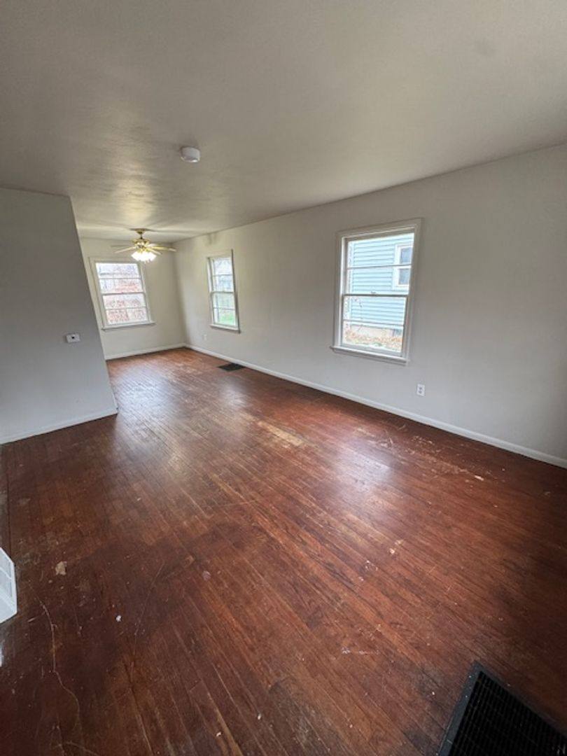 Apartment for rent at 1341 Fay Dr, Fort Wayne, IN 46807
