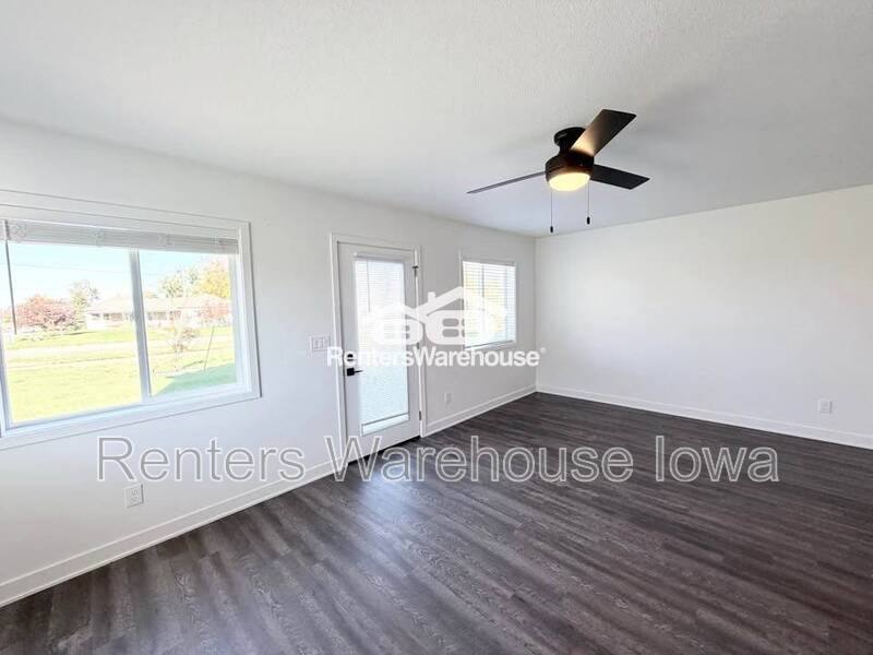 Townhouse for rent at 2103 Willis Ave, Perry, IA 50220