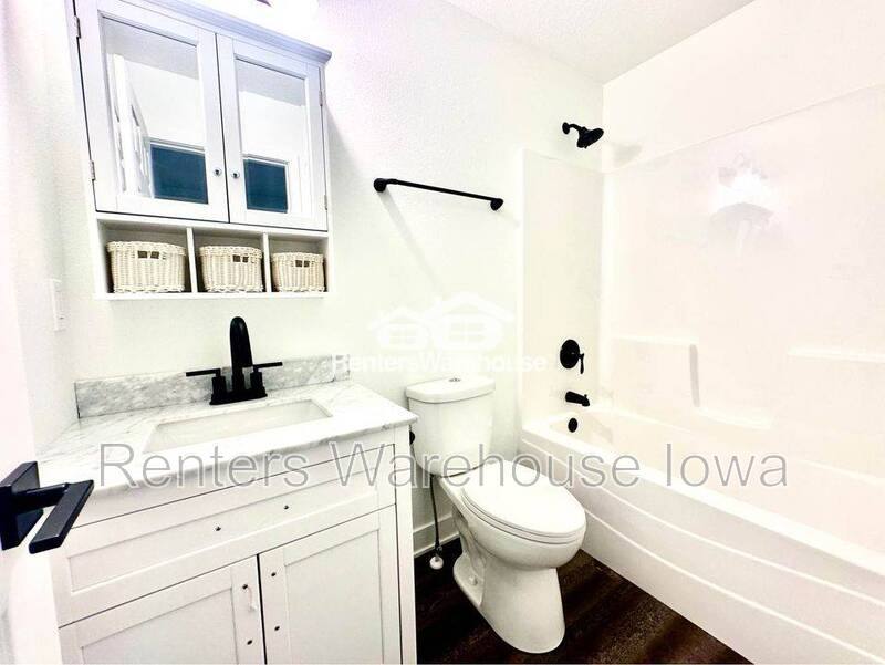 Townhouse for rent at 2103 Willis Ave, Perry, IA 50220