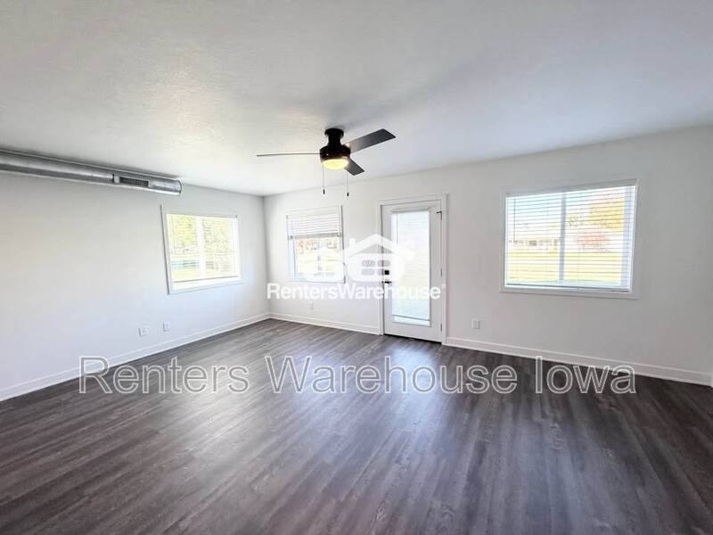 Townhouse for rent at 2103 Willis Ave, Perry, IA 50220