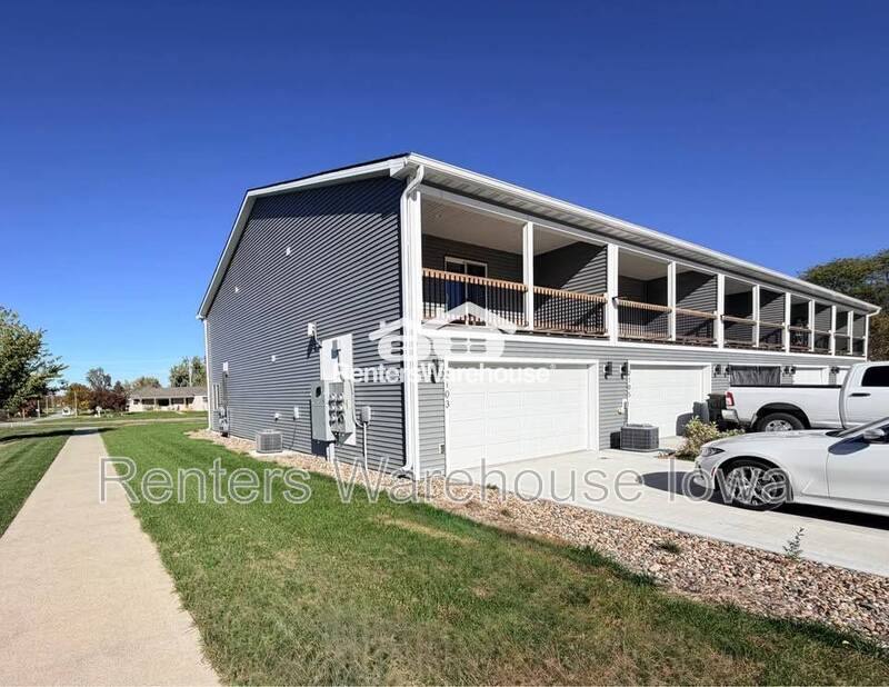 Townhouse for rent at 2103 Willis Ave, Perry, IA 50220