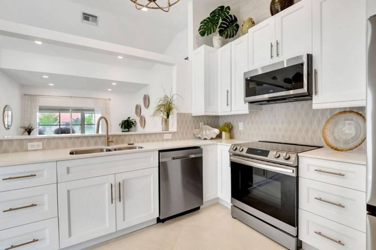 House for rent at 15465 Lake Magnolia Place, Delray Beach, FL 33484