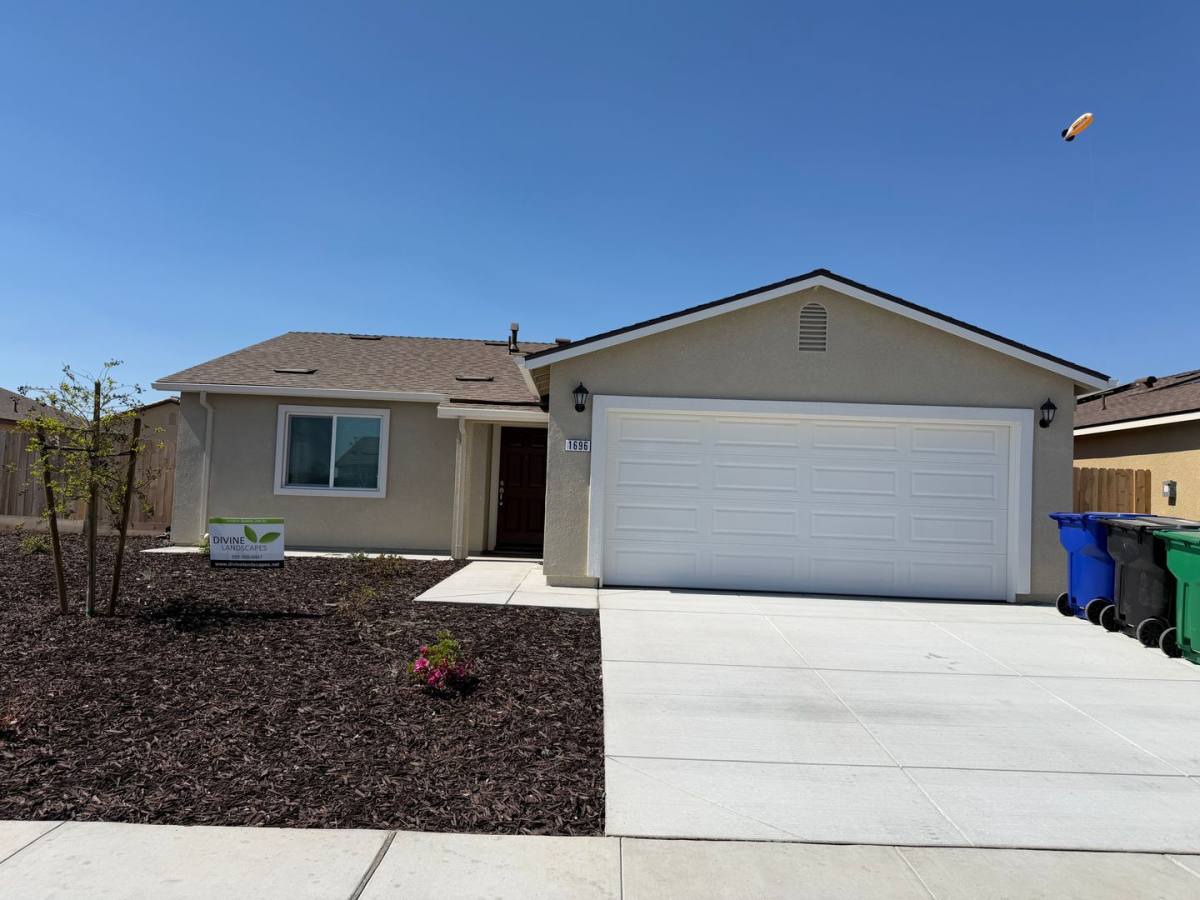 House for rent at 1696 Hume Lake Ave, Corcoran, CA 93212