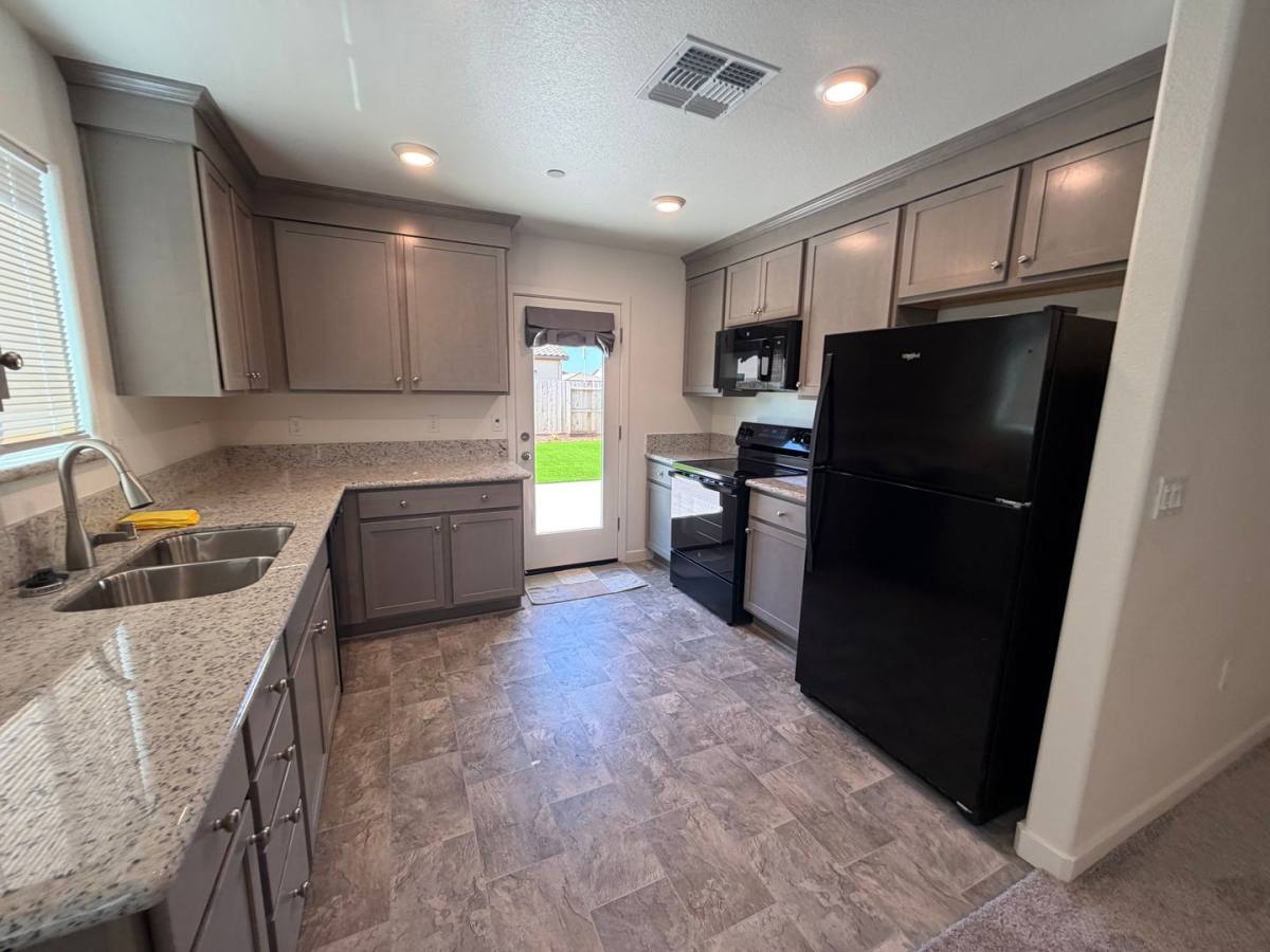 House for rent at 1696 Hume Lake Ave, Corcoran, CA 93212