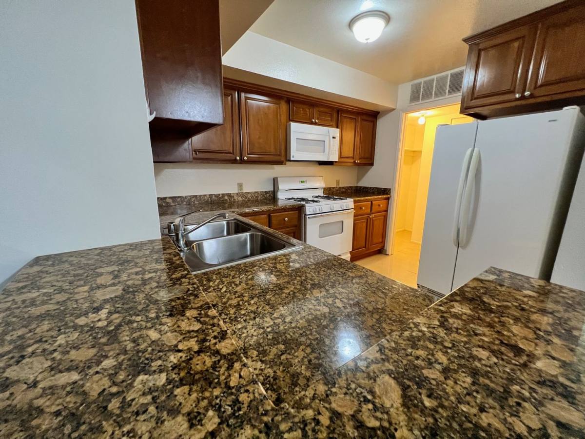 Apartment for rent at 424 Veteran Ave #112, Los Angeles, CA 90024