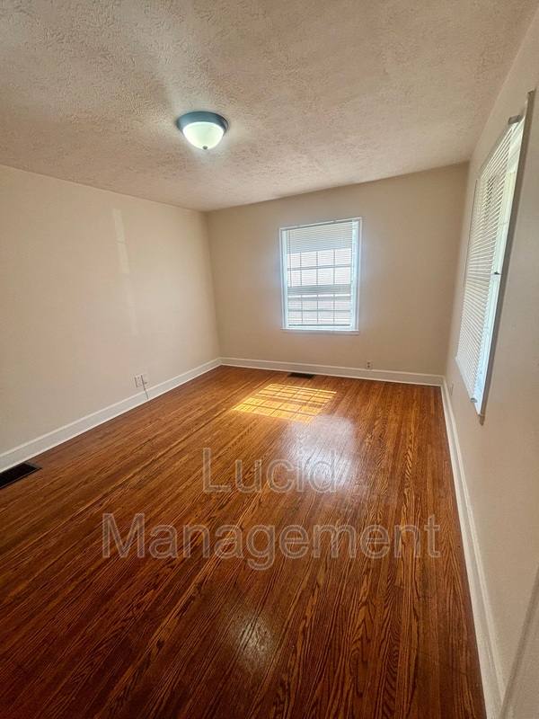House for rent at 1305 Larchmont Ave, Louisville, KY 40215