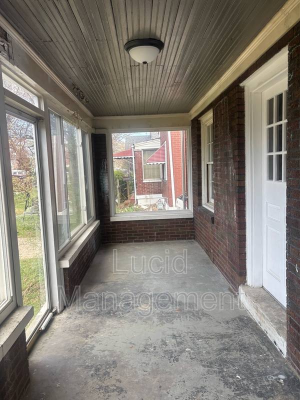 House for rent at 1305 Larchmont Ave, Louisville, KY 40215