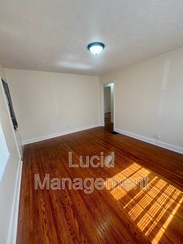 House for rent at 1305 Larchmont Ave, Louisville, KY 40215
