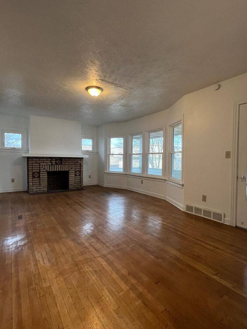 Apartment for rent at 14221 Glenside Rd, Cleveland, OH 44110