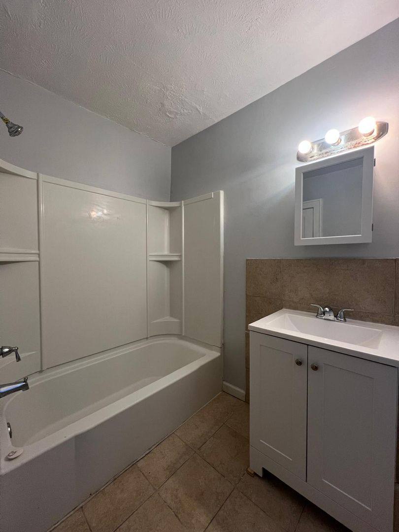 Apartment for rent at 14221 Glenside Rd, Cleveland, OH 44110